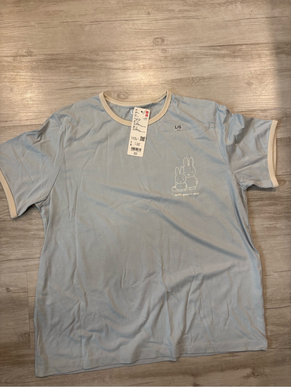 Women’s Uniqlo Miffy in Bloom Short Sleeved Tshirt. Light Blue. Size: Large
